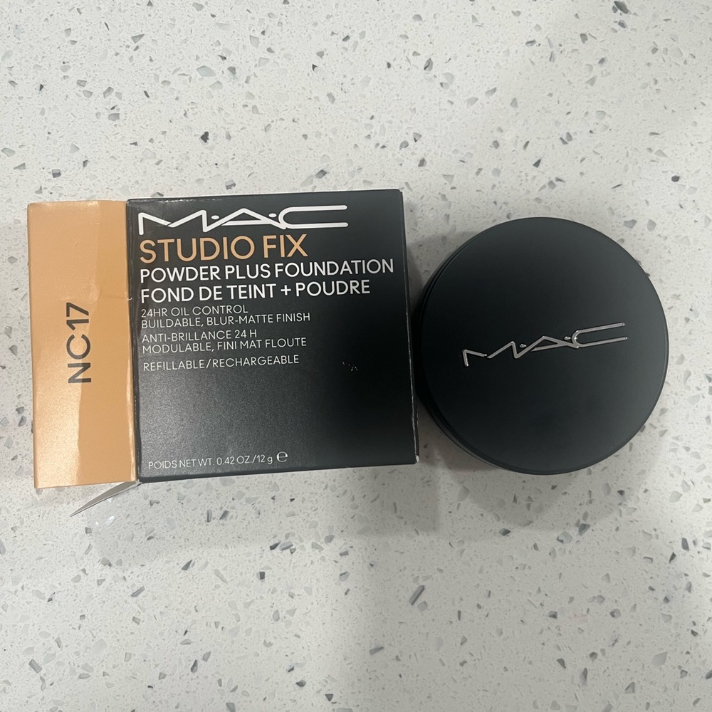 MAC Cosmetics Studio Fix Powder Plus Foundation - NC17